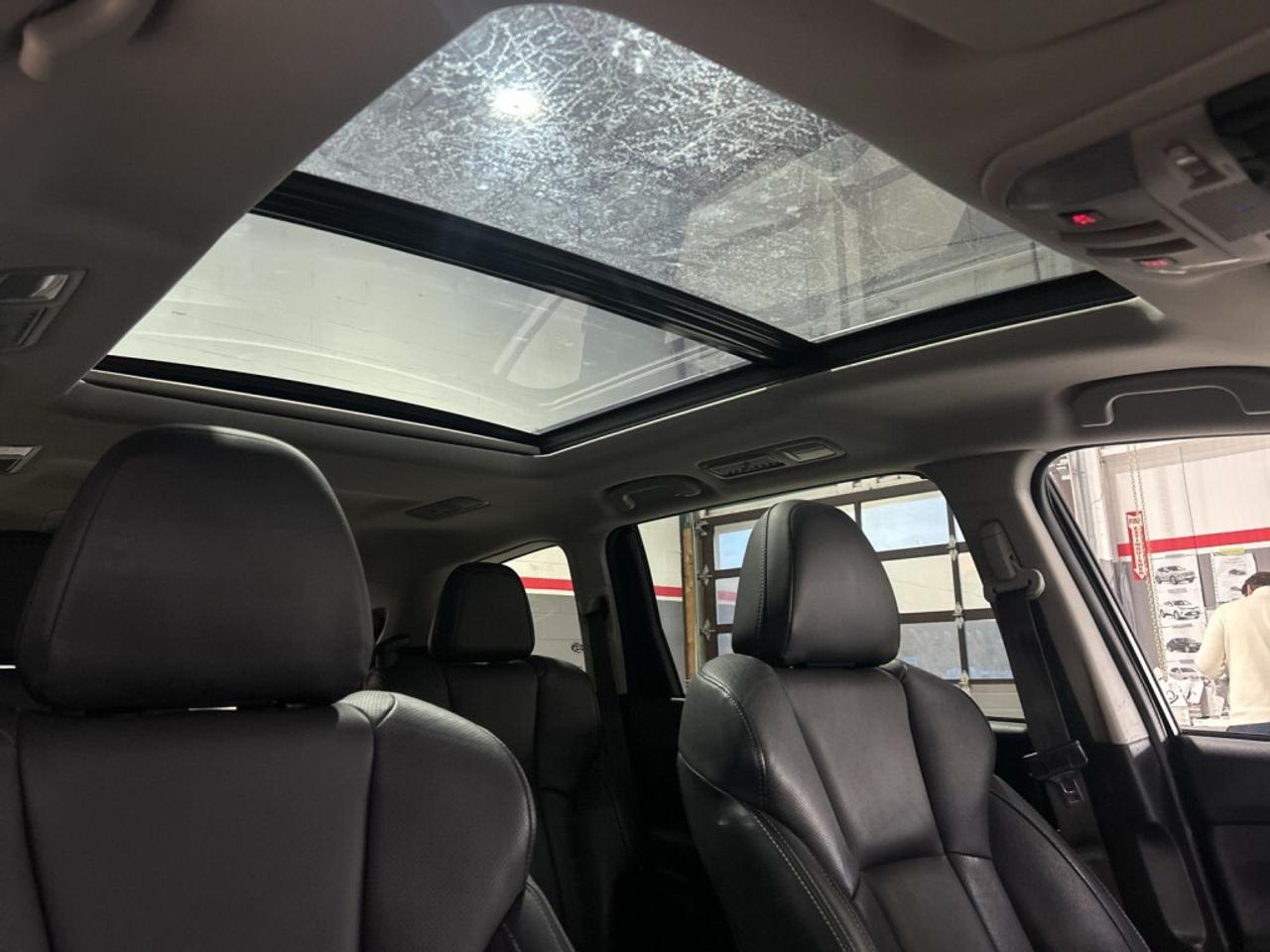 2020 Subaru ASCENT Limited / 7 Seater / AWD / Leather / Sunroof / NAV Photo