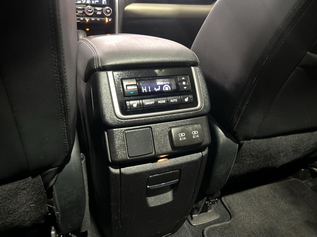 2020 Subaru ASCENT Limited / 7 Seater / AWD / Leather / Sunroof / NAV Photo