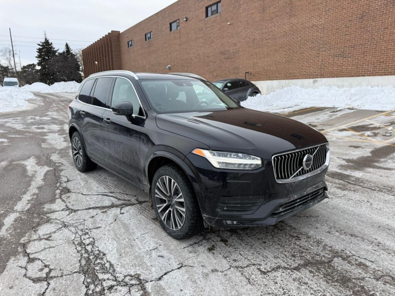 2021 Volvo XC90 T5  Momentum 7-Seater/ AWD/Sunroof/NAVI/Drive Assi Photo