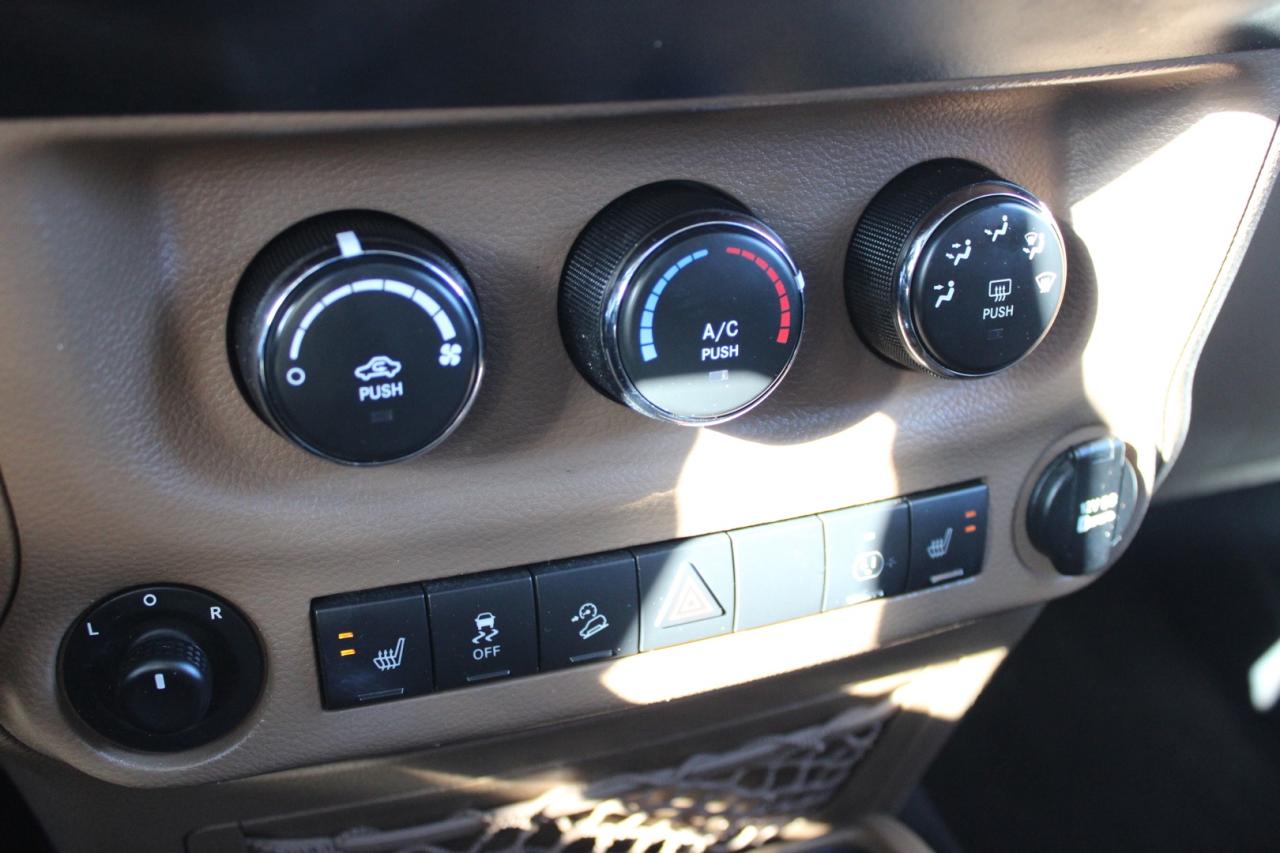 2016 Jeep Wrangler Unlimited Sahara 4WD Brown Leather Safety Certifie Photo