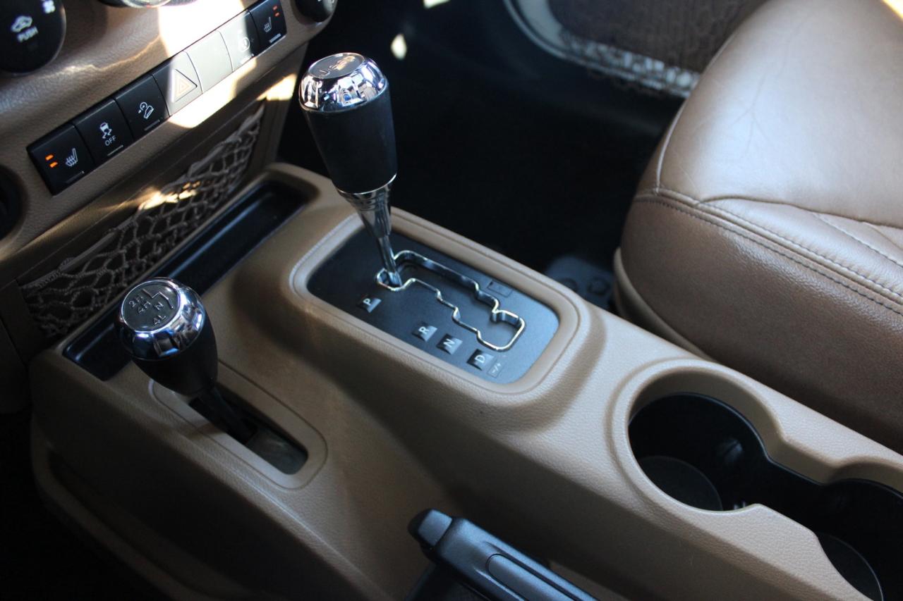 2016 Jeep Wrangler Unlimited Sahara 4WD Brown Leather Safety Certifie Photo