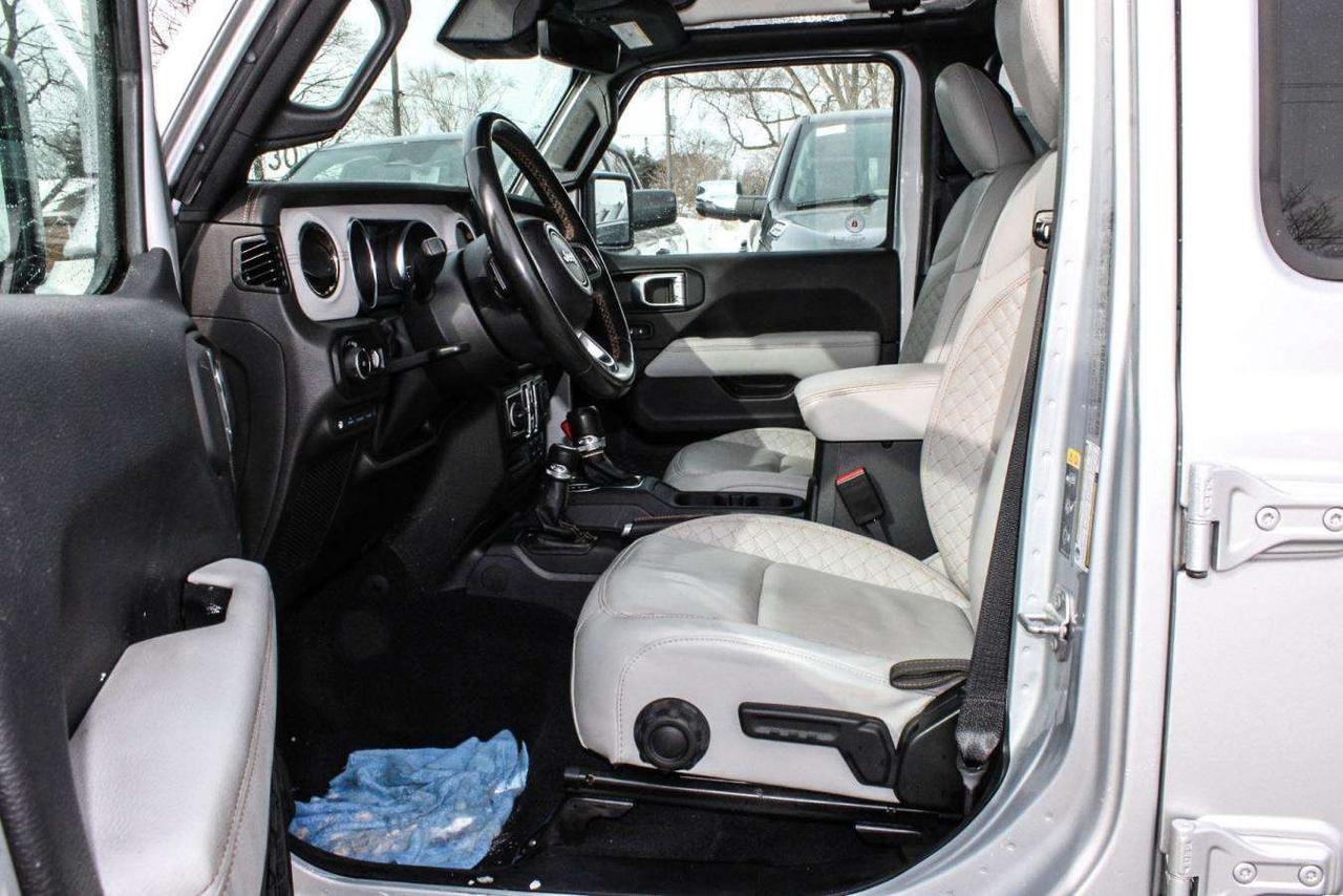 2023 Jeep Wrangler Sahara 4xe  Gps SiriusXM ReverseCamera HtdSeats Si Photo