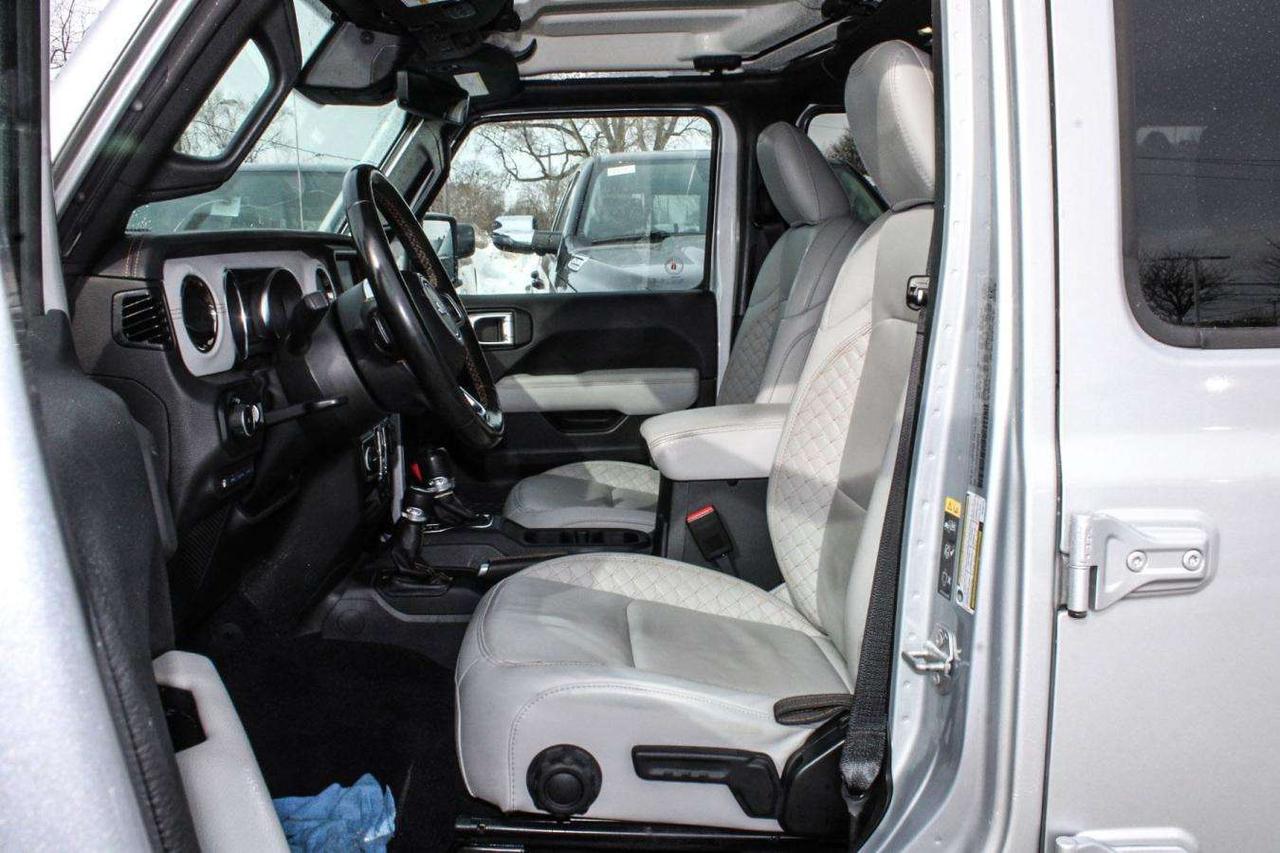 2023 Jeep Wrangler Sahara 4xe  Gps SiriusXM ReverseCamera HtdSeats Si Photo