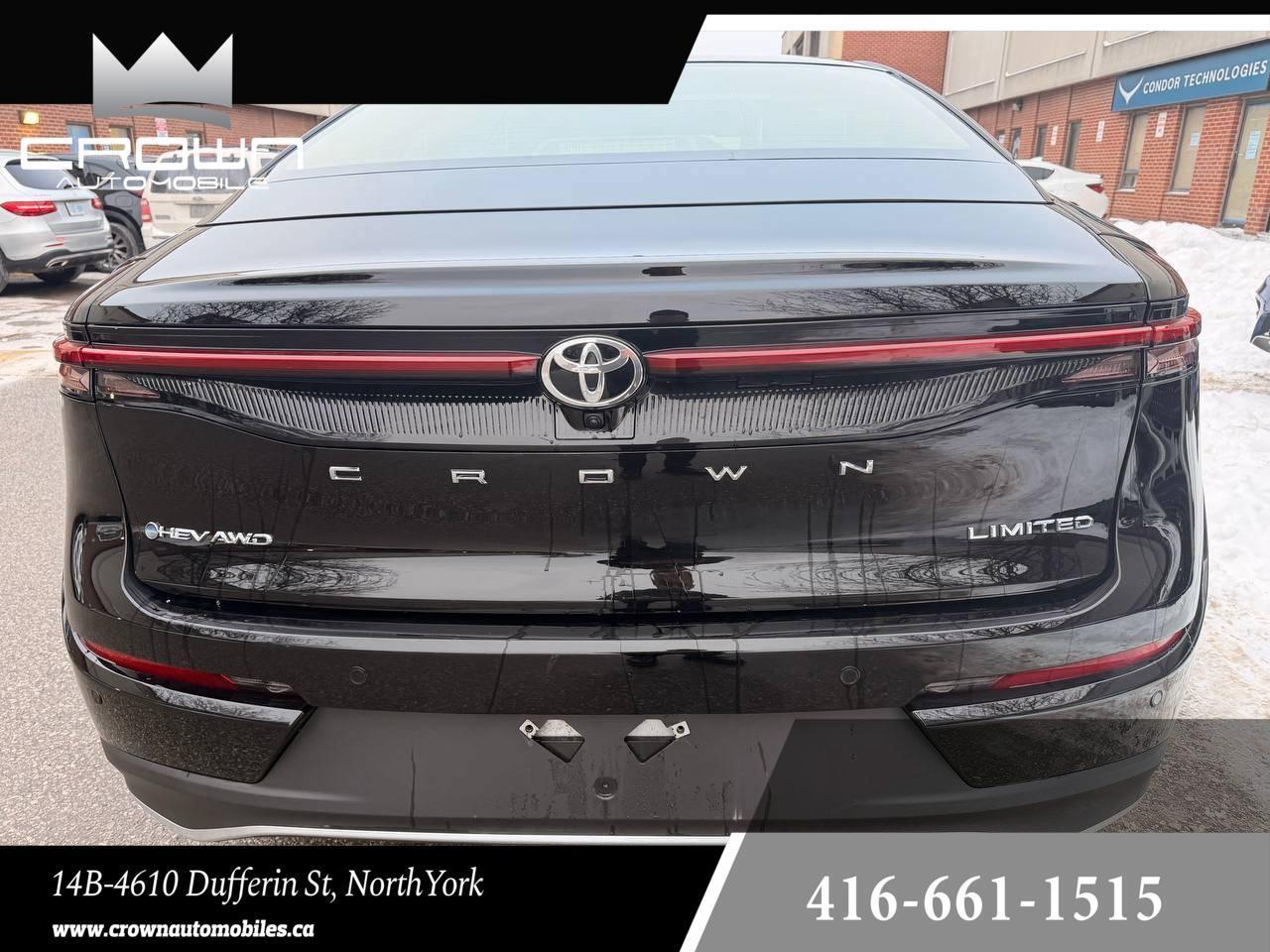 2024 Toyota Crown Limited CVT Photo4