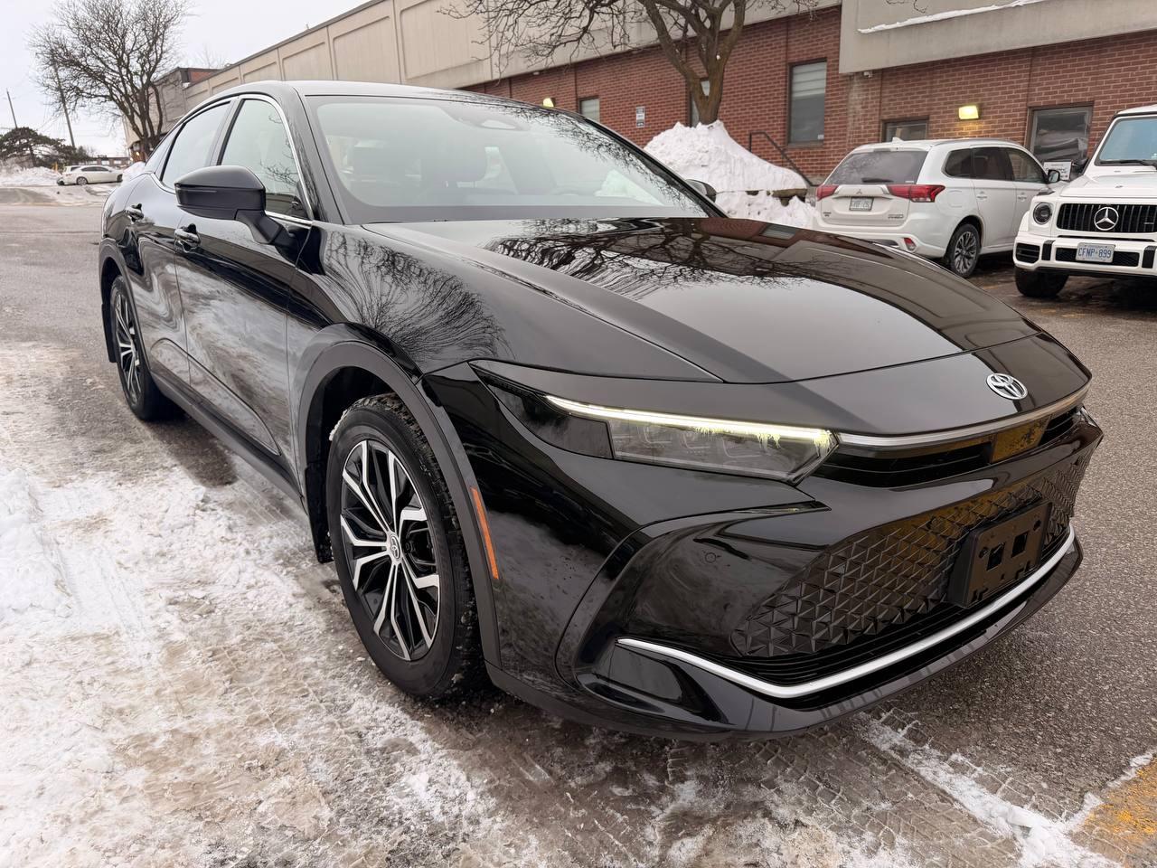 2024 Toyota Crown Limited CVT Photo