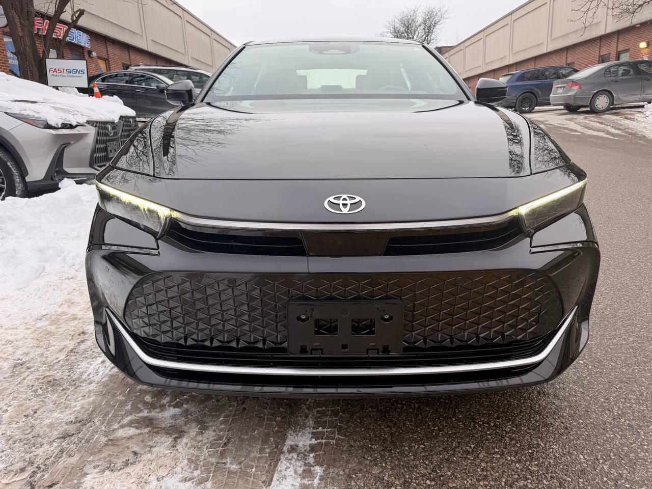 2024 Toyota Crown Limited CVT Photo