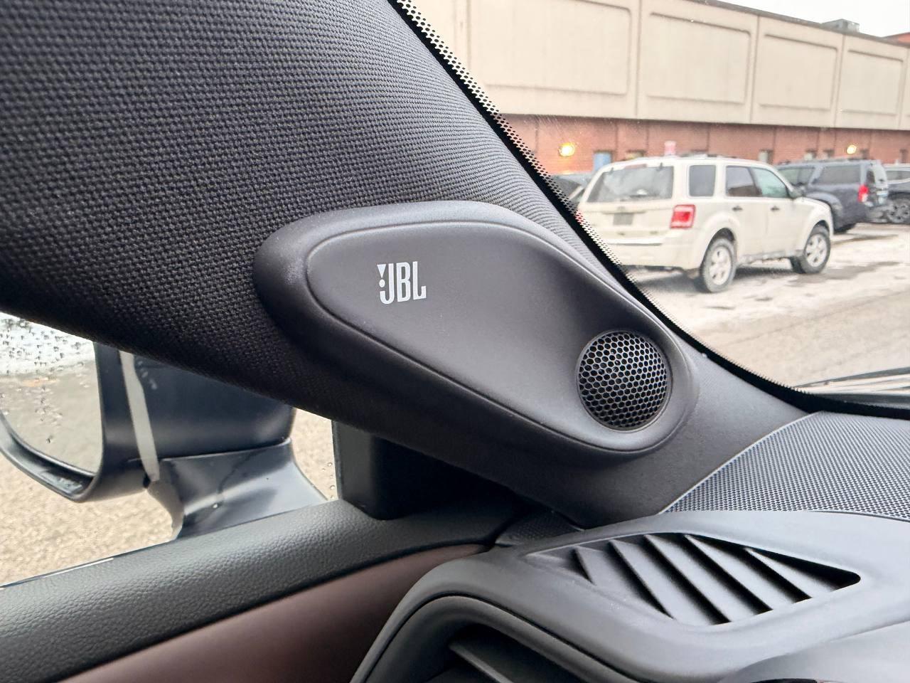 2024 Toyota Crown Limited CVT Photo