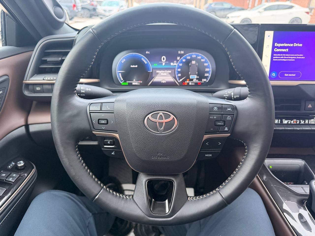 2024 Toyota Crown Limited CVT Photo