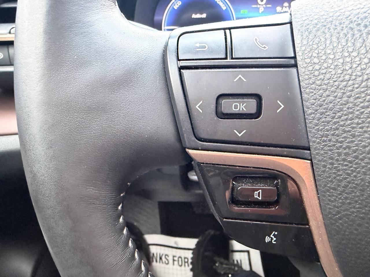 2024 Toyota Crown Limited CVT Photo