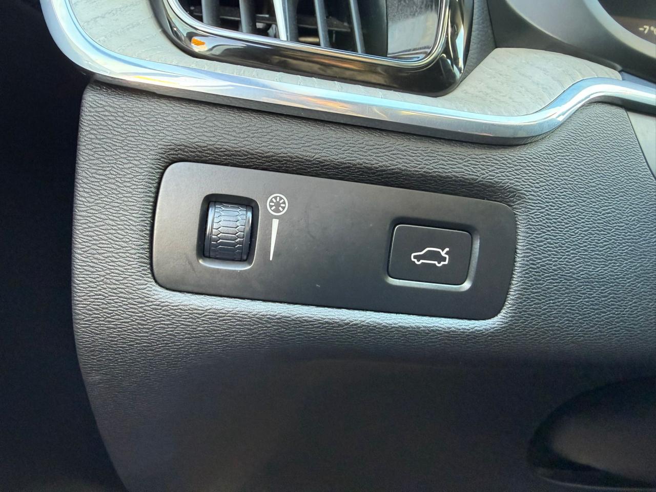 2020 Volvo XC60 Inscription - T6 AWD - Apple CarPlay / Android Aut Photo