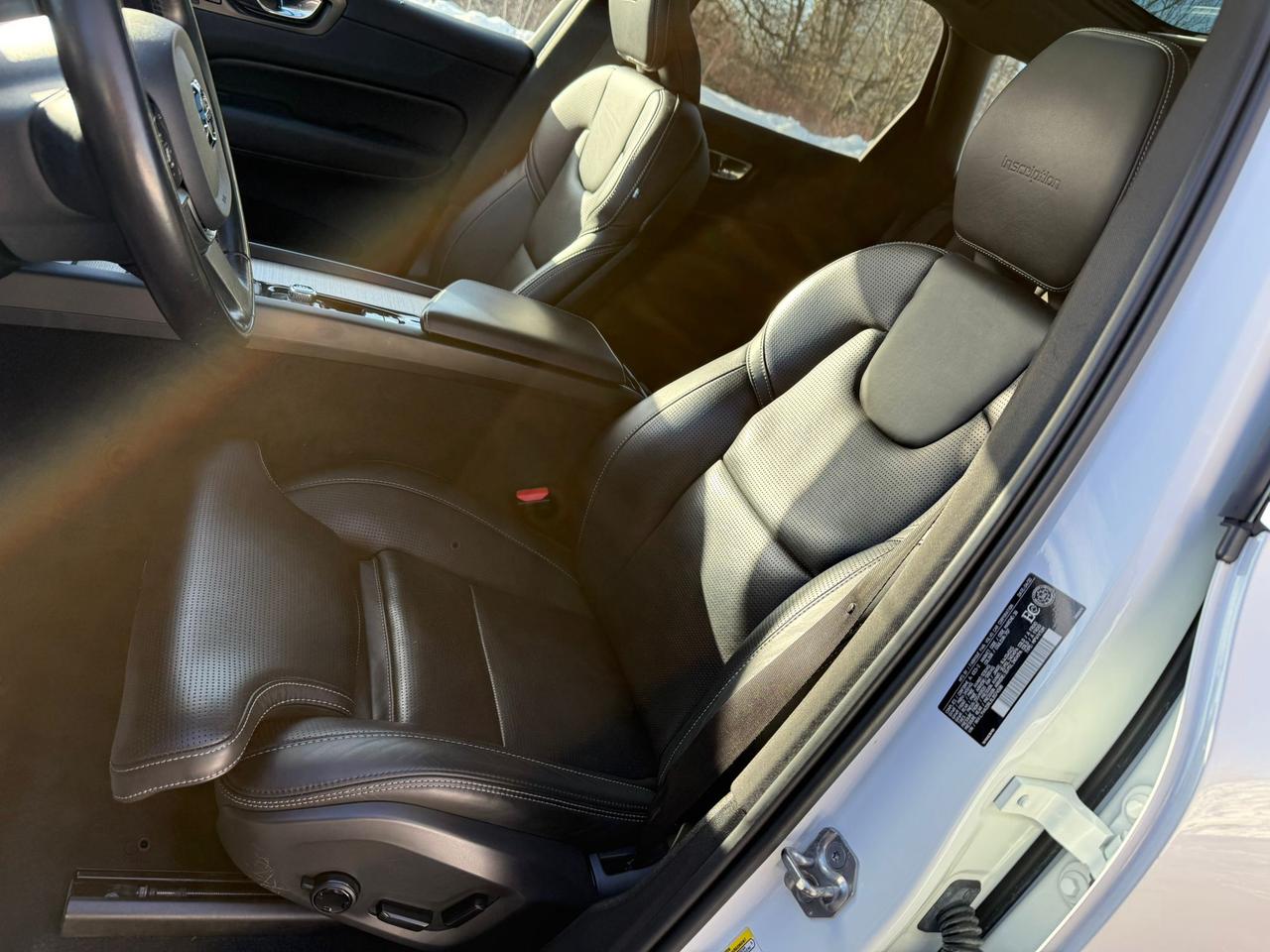 2020 Volvo XC60 Inscription - T6 AWD - Apple CarPlay / Android Aut Photo