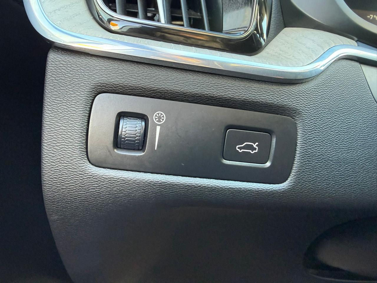 2020 Volvo XC60 Inscription - T6 AWD - Apple CarPlay / Android Aut Photo