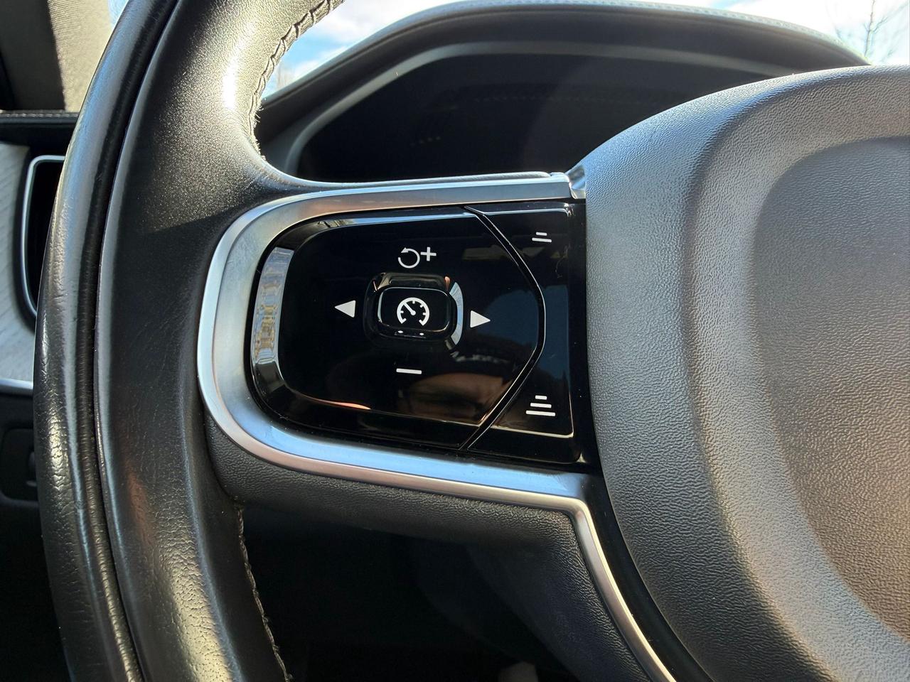 2020 Volvo XC60 Inscription - T6 AWD - Apple CarPlay / Android Aut Photo