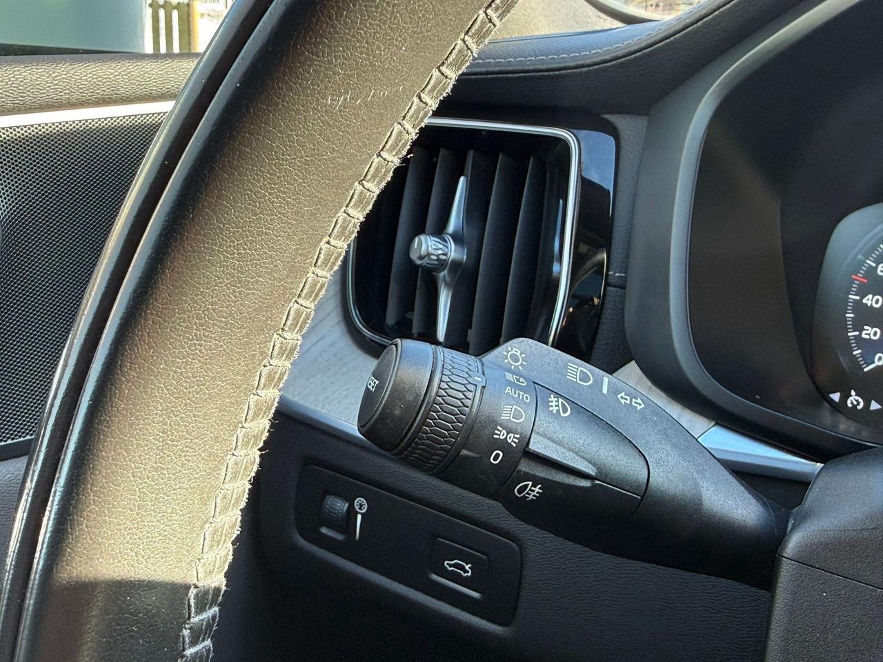 2020 Volvo XC60 Inscription - T6 AWD - Apple CarPlay / Android Aut Photo