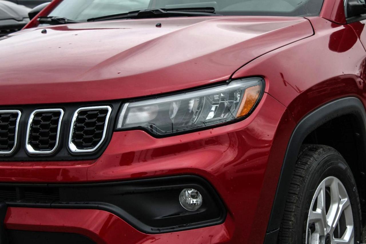 2025 Jeep Compass NORTH 4X4 Photo