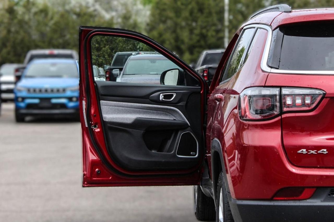 2025 Jeep Compass NORTH 4X4 Photo