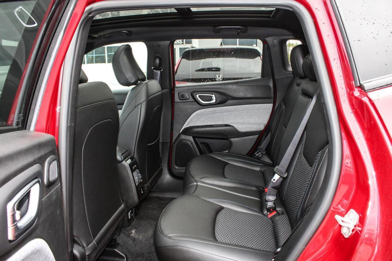 2025 Jeep Compass NORTH 4X4 Photo