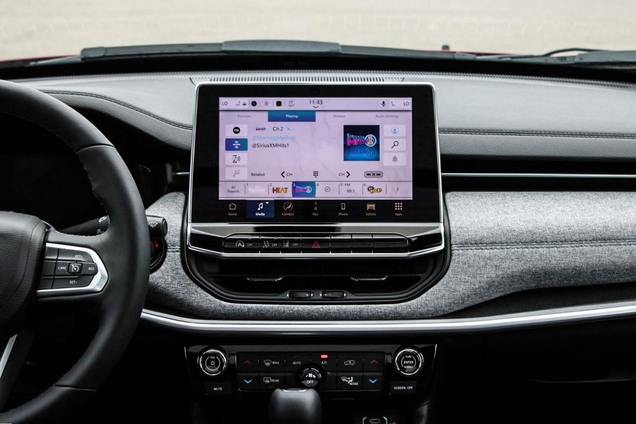 2025 Jeep Compass NORTH 4X4 Photo