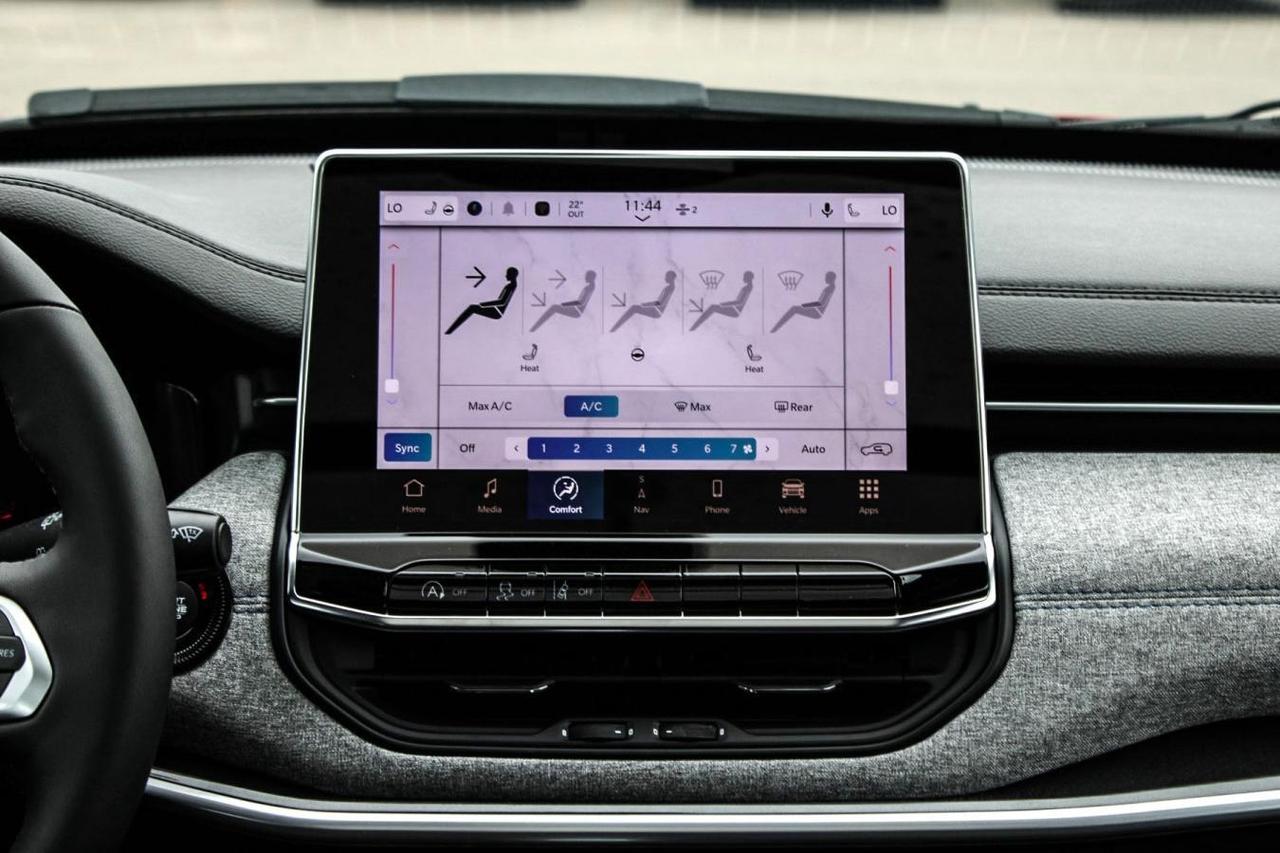 2025 Jeep Compass NORTH 4X4 Photo