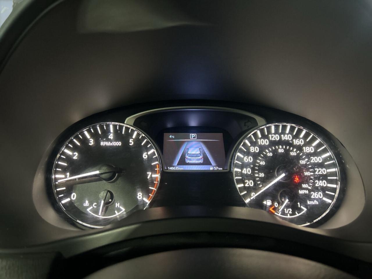 2017 Nissan Pathfinder 7 Seater/ Extra Set of Winters/Back Up Cam/Heated Photo