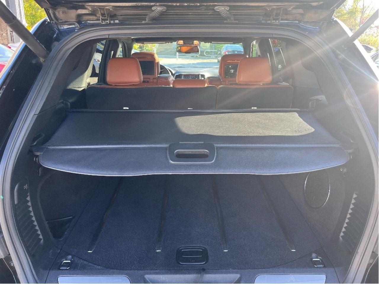 2016 Jeep Grand Cherokee SRT BROWN INT CERTIFIED Photo