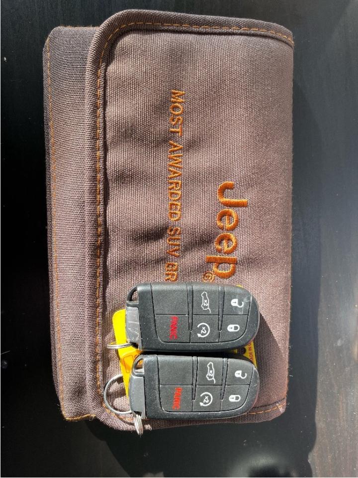 2016 Jeep Grand Cherokee SRT BROWN INT CERTIFIED Photo