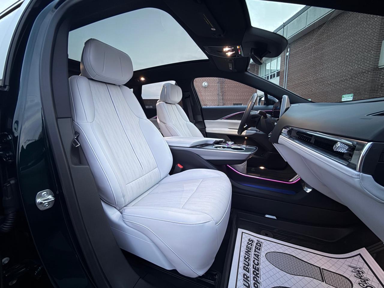 2024 Cadillac LYRIQ LUXURY   600 E4   NO ACCIDENT   360 CAMERA Photo