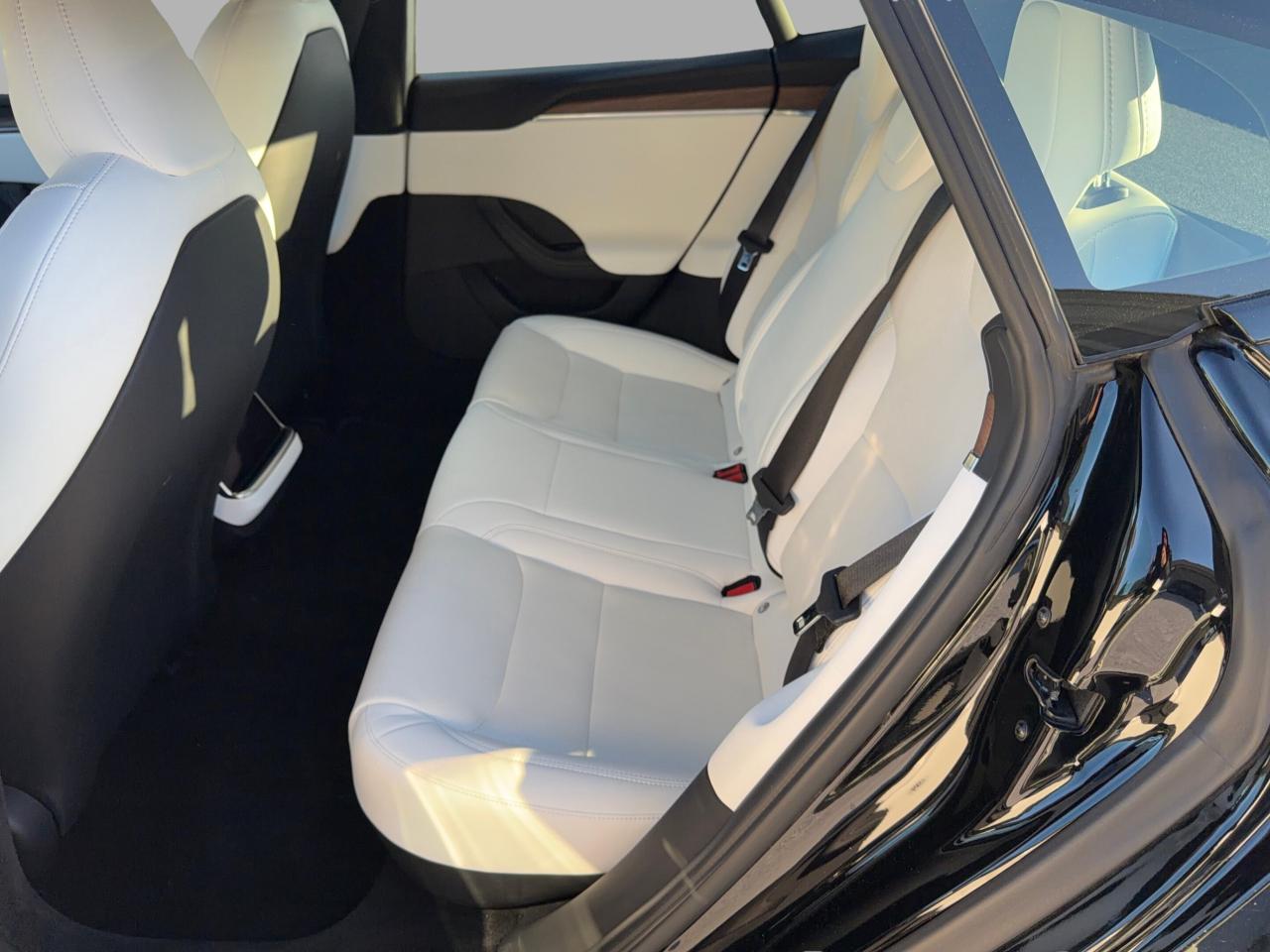 2022 Tesla Model S AWD Photo