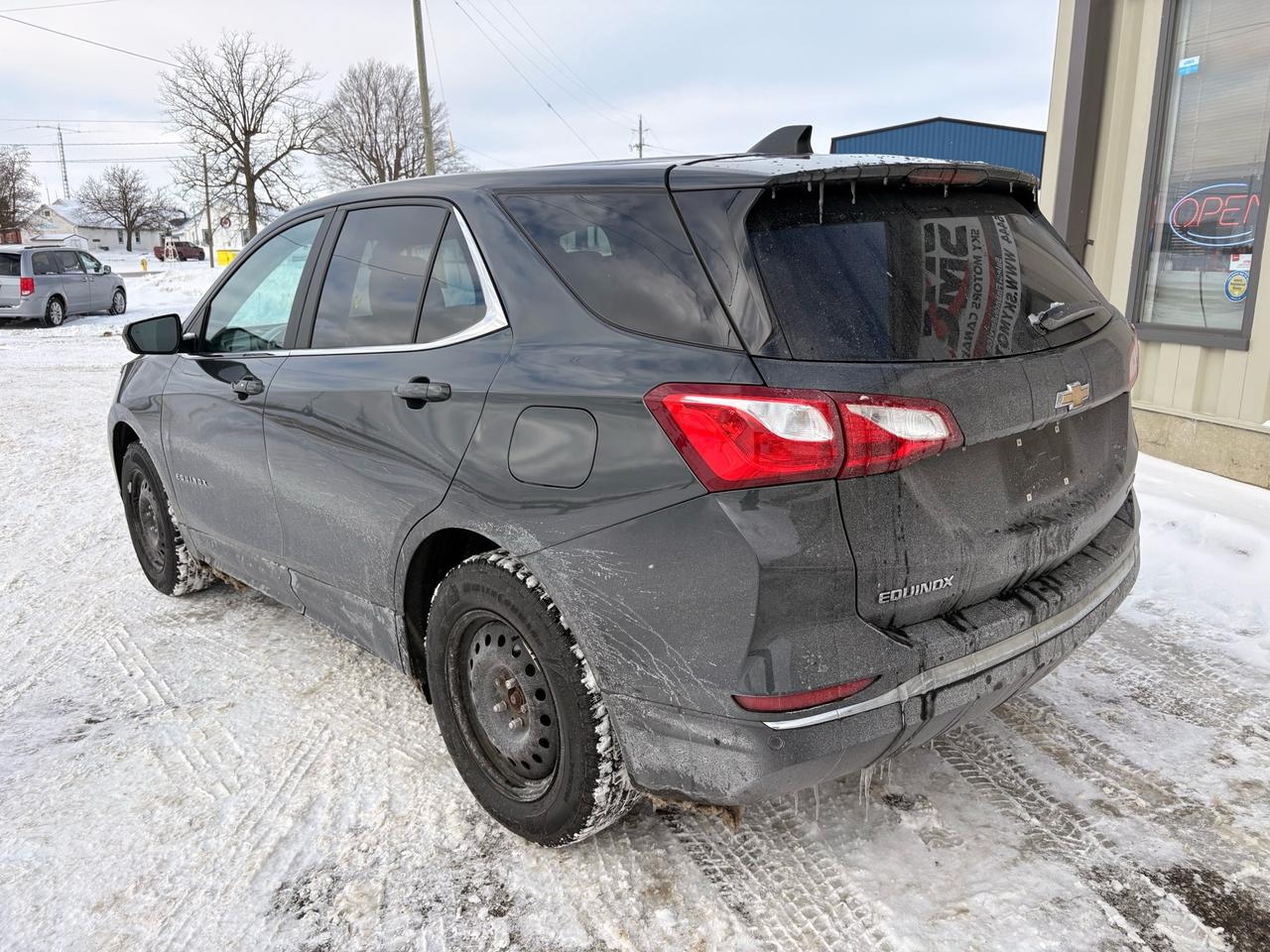 2021 Chevrolet Equinox AWD 4dr Photo