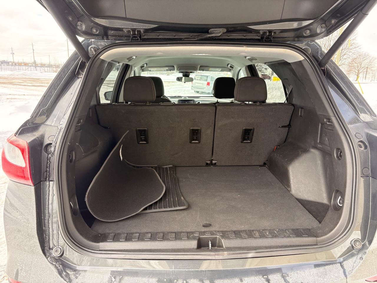 2021 Chevrolet Equinox AWD 4dr Photo