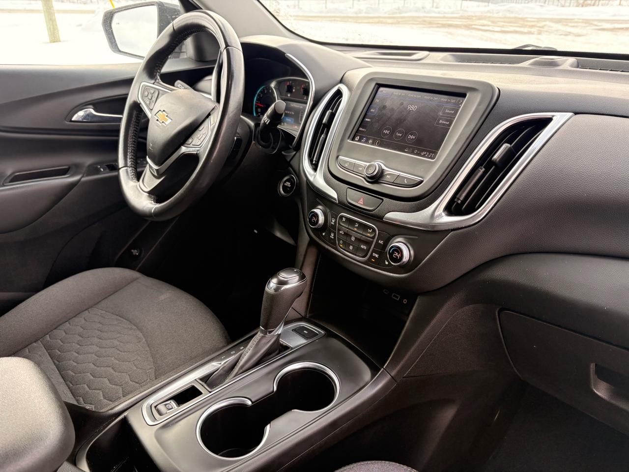 2021 Chevrolet Equinox AWD 4dr Photo