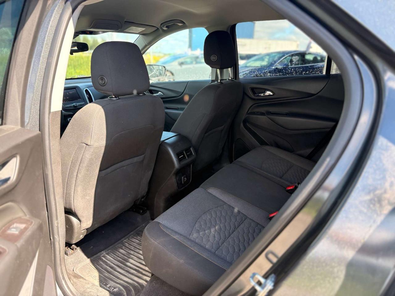 2021 Chevrolet Equinox AWD 4dr Photo