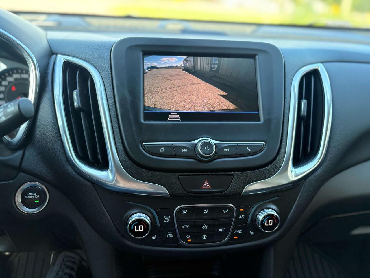 2021 Chevrolet Equinox AWD 4dr Photo