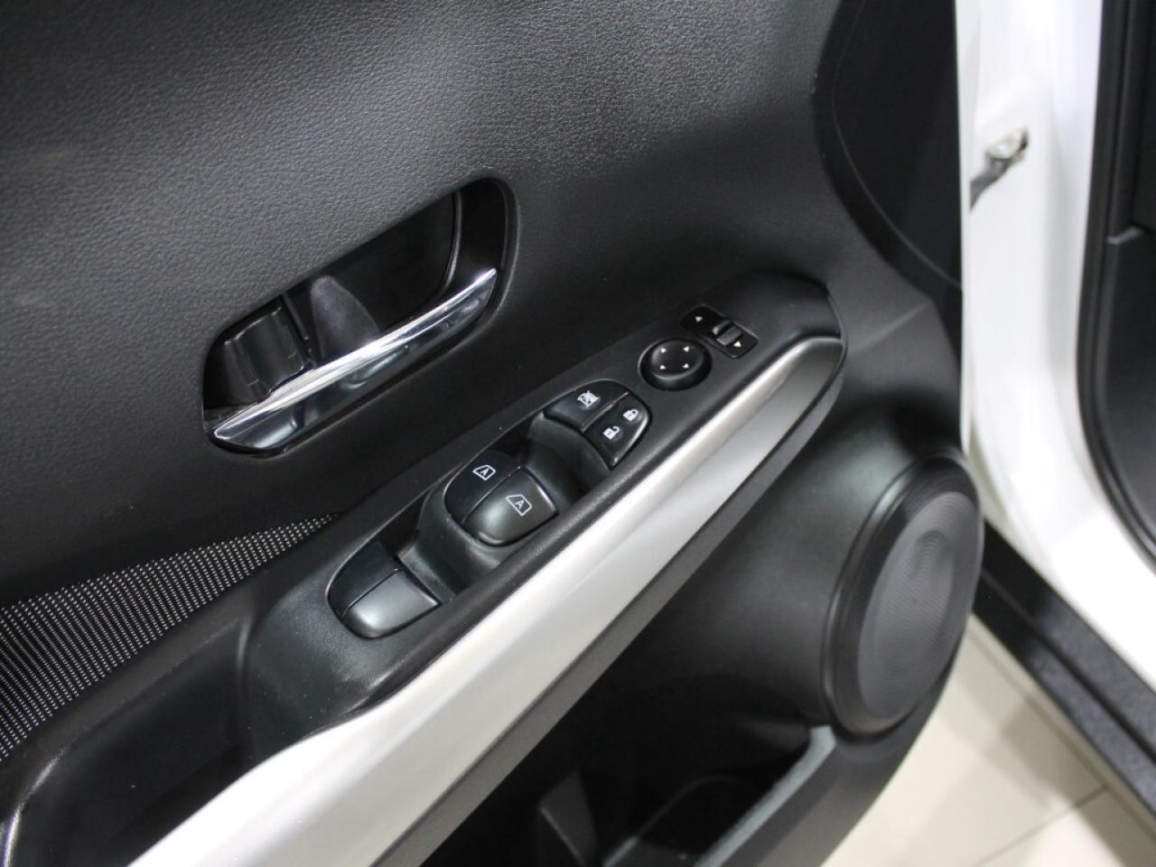 2021 Nissan Kicks SV Blind Spot Assist Lane Departure Rear Parking S Photo