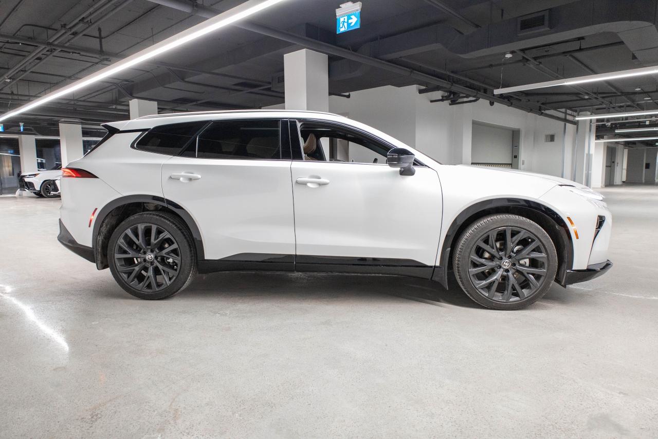 2025 Toyota Crown Signia Limited AWD Photo