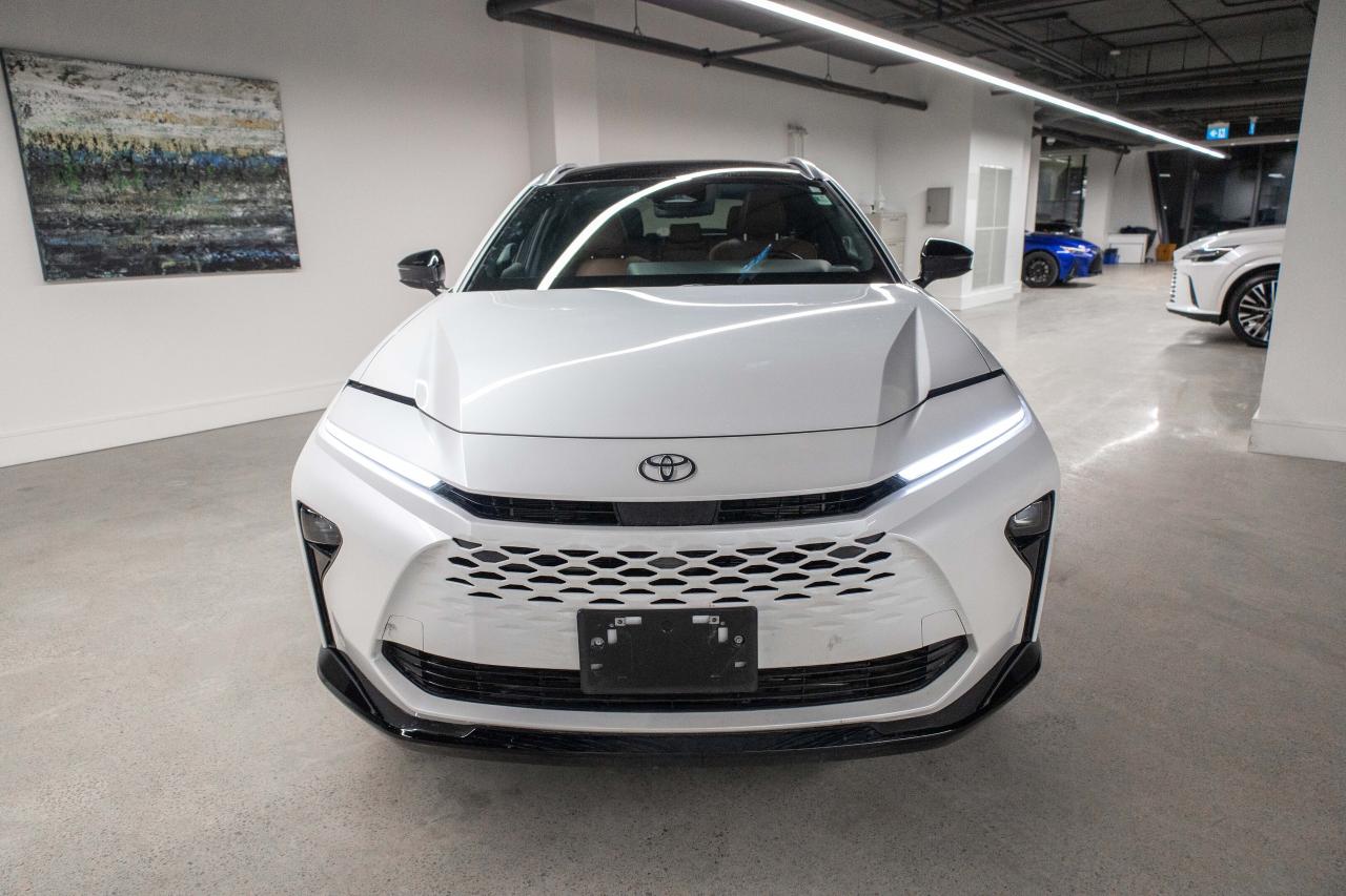 2025 Toyota Crown Signia Limited AWD Photo