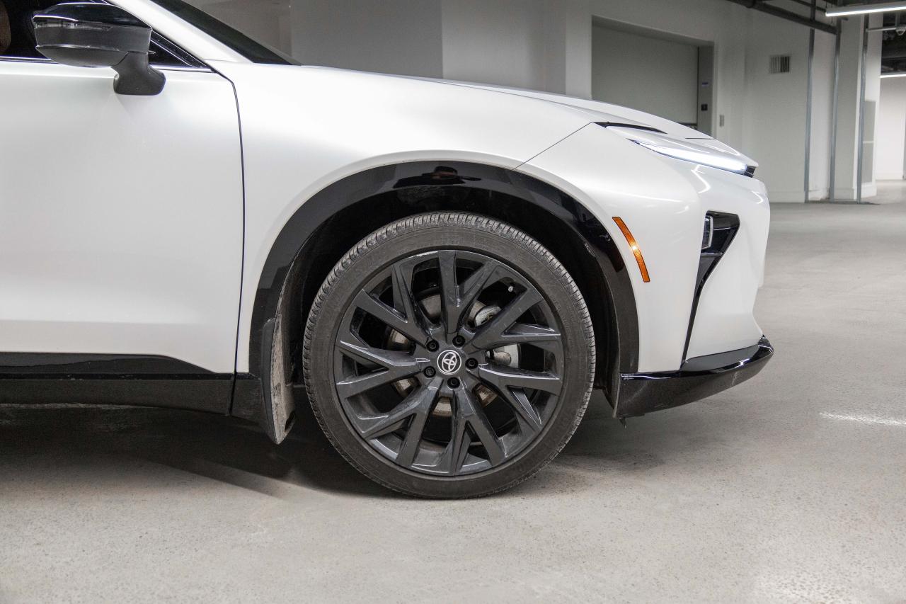 2025 Toyota Crown Signia Limited AWD Photo