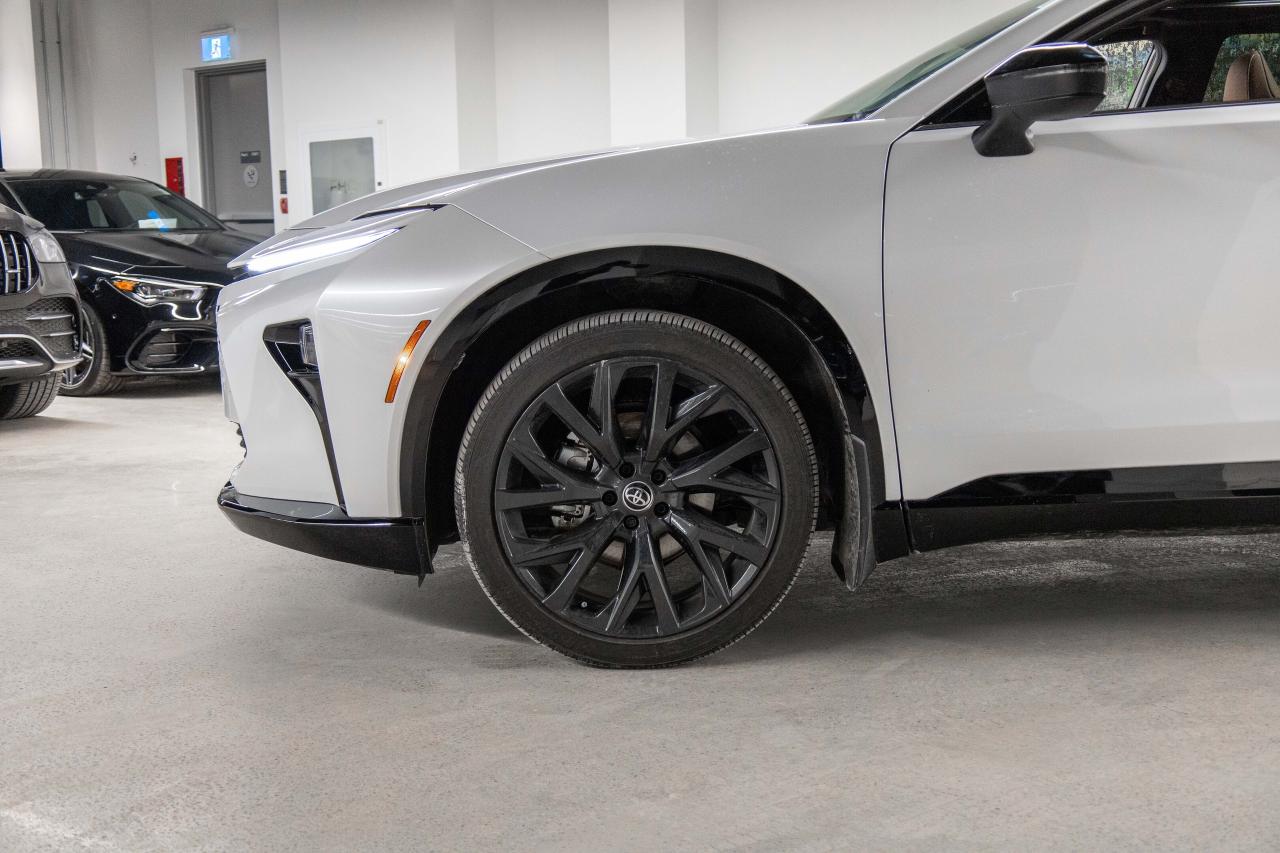 2025 Toyota Crown Signia Limited AWD Photo