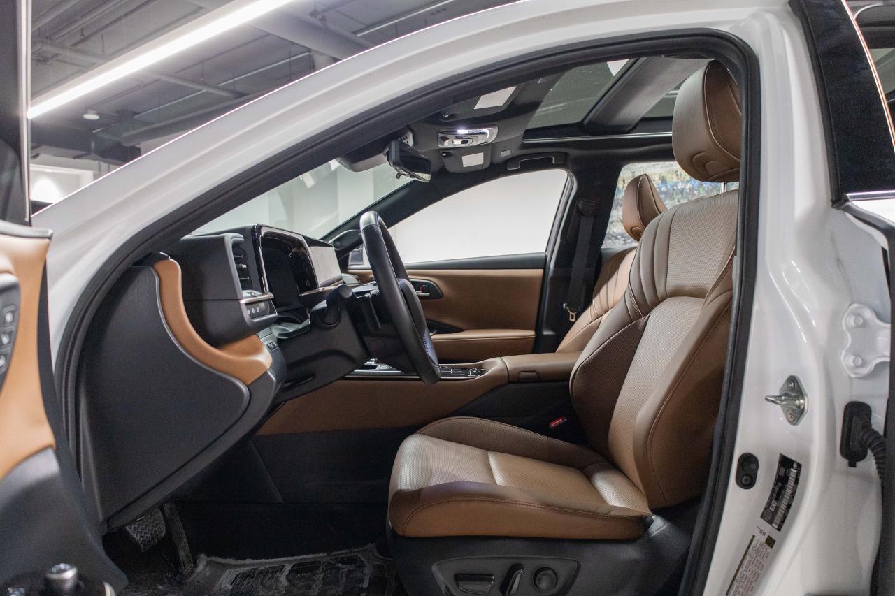 2025 Toyota Crown Signia Limited AWD Photo