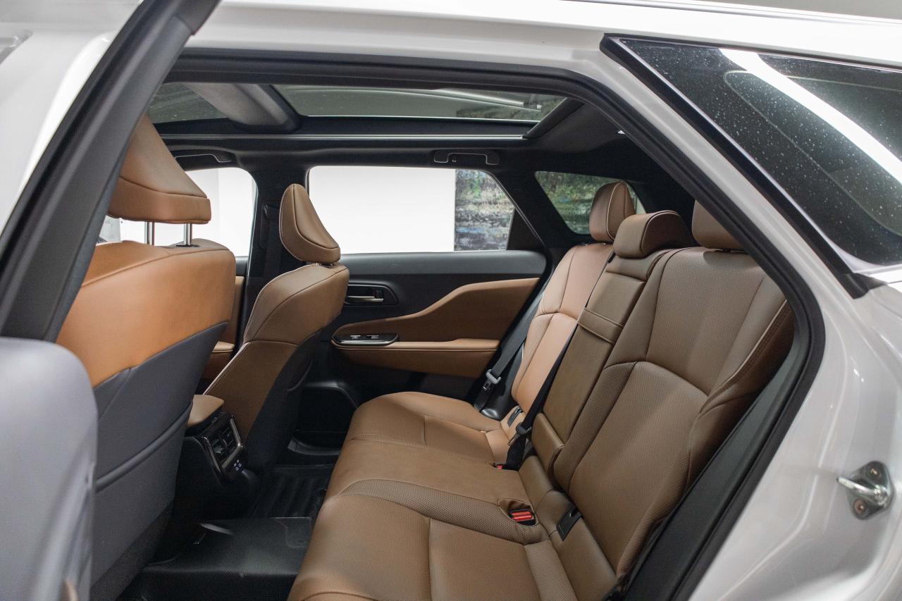 2025 Toyota Crown Signia Limited AWD Photo