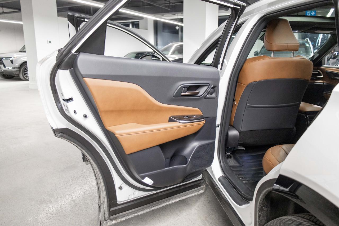 2025 Toyota Crown Signia Limited AWD Photo