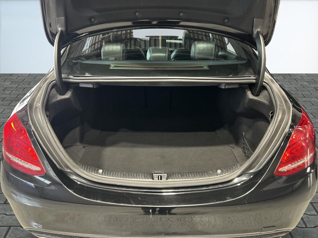 2018 Mercedes-Benz C-Class 4MATIC AMG PKG / NAV / Sunroof / Leather / Clean C Photo