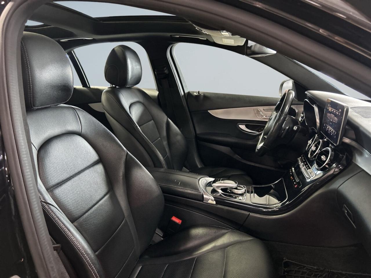 2018 Mercedes-Benz C-Class 4MATIC AMG PKG / NAV / Sunroof / Leather / Clean C Photo