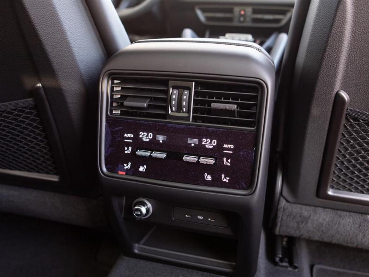 2025 Porsche Cayenne AWD Photo