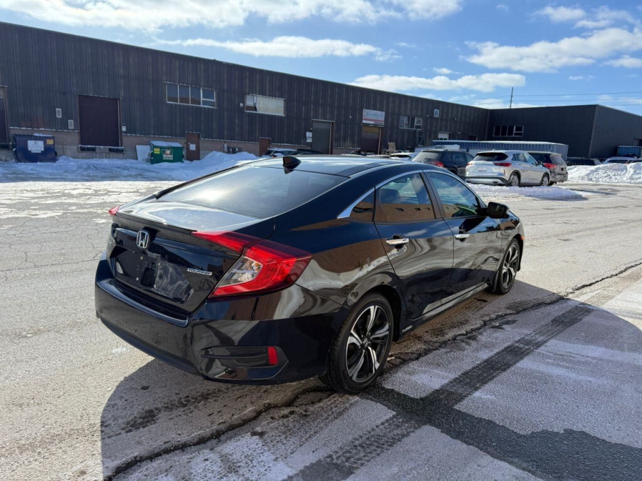 2016 Honda Civic Sedan Touring/Leather/NAVi/Sunroof/Blind Spot Assist/Bac Photo
