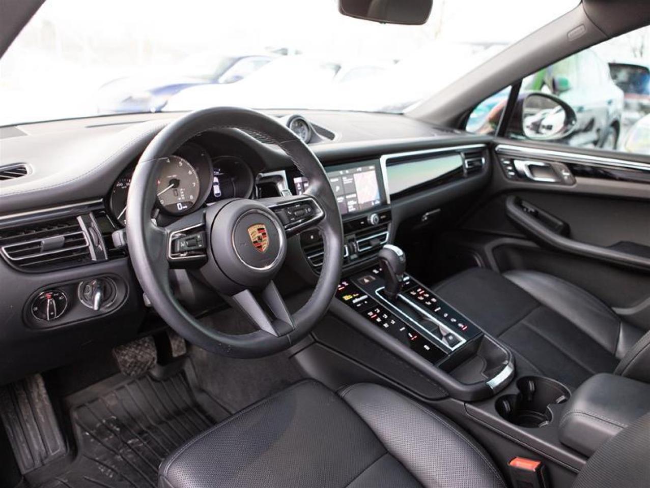 2024 Porsche Macan S AWD Photo