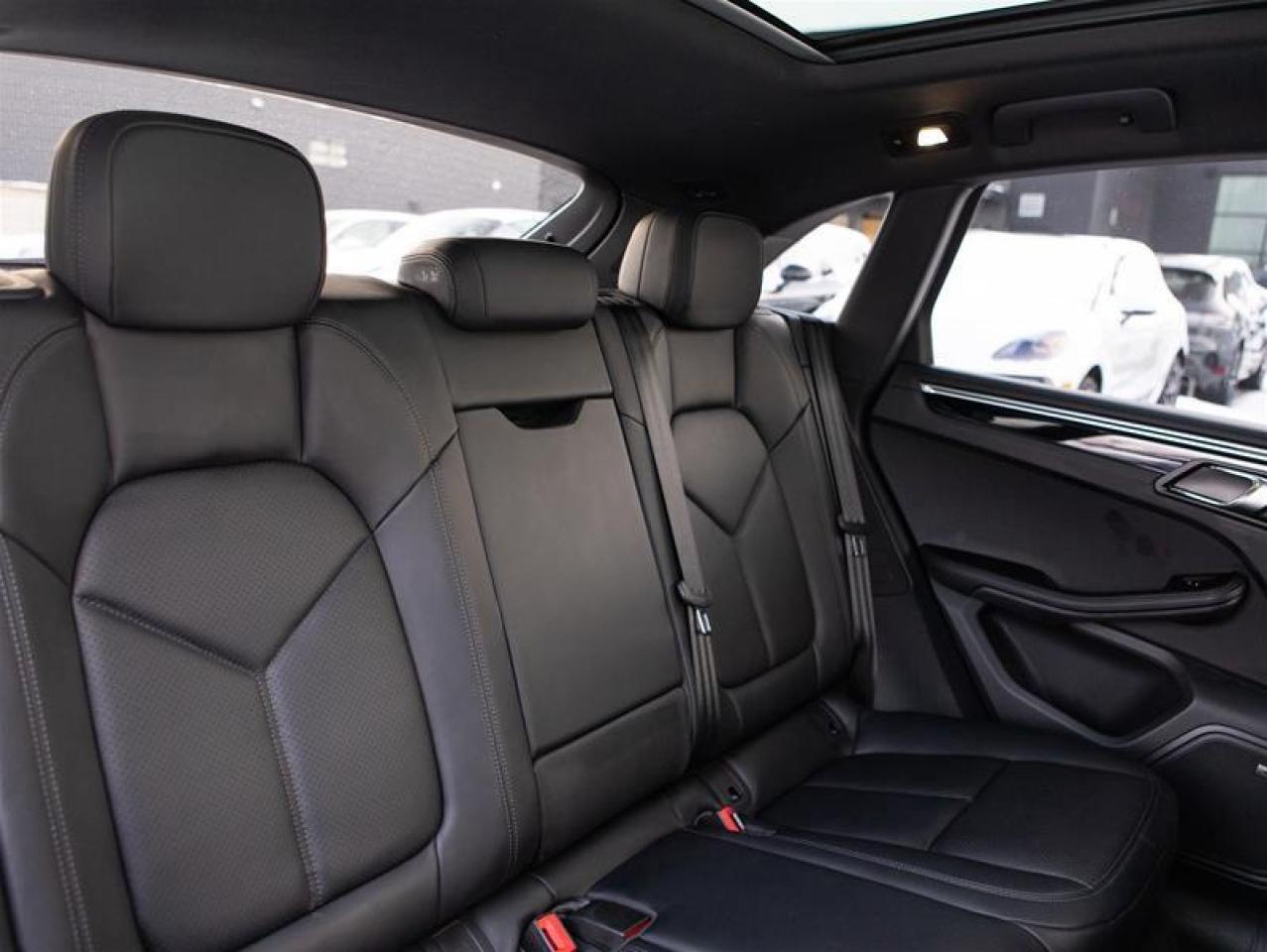 2024 Porsche Macan S AWD Photo