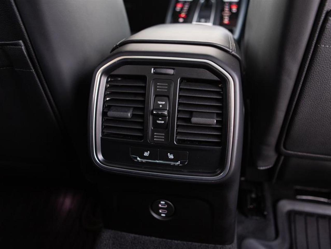 2024 Porsche Macan S AWD Photo