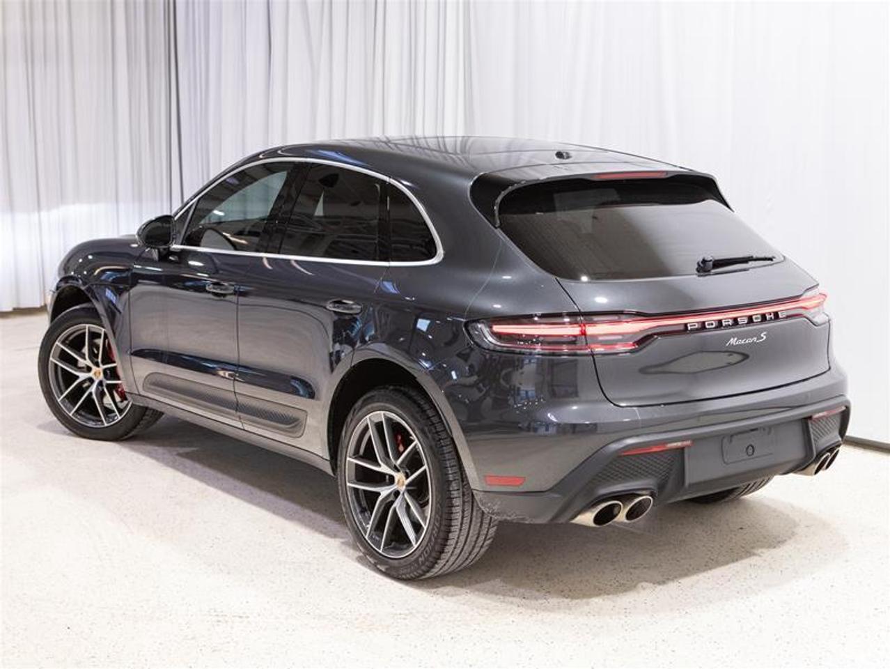 2024 Porsche Macan S AWD Photo3