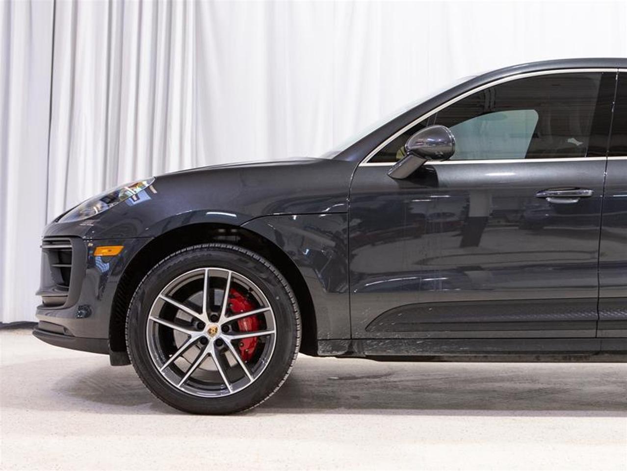 2024 Porsche Macan S AWD Photo